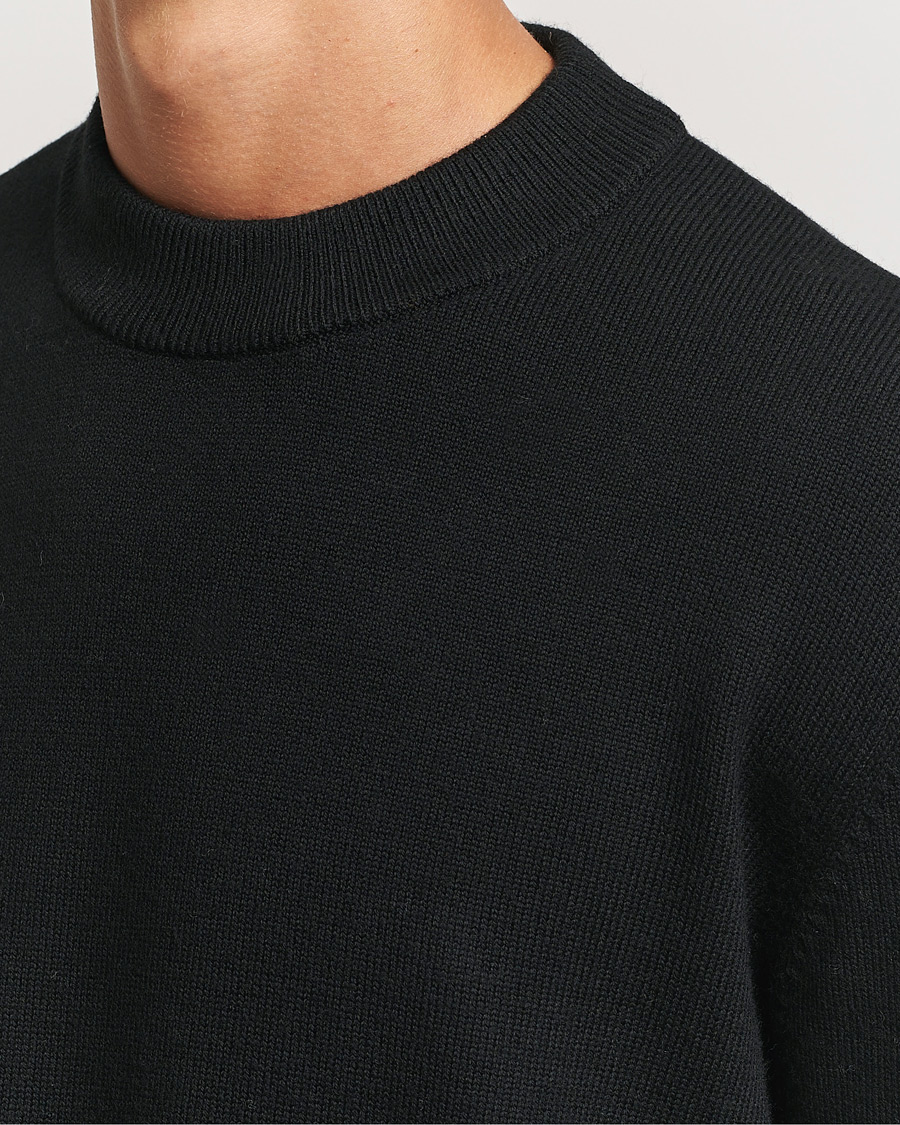 Mies | Puserot | Sunflower | Moon Merino Crewneck Black