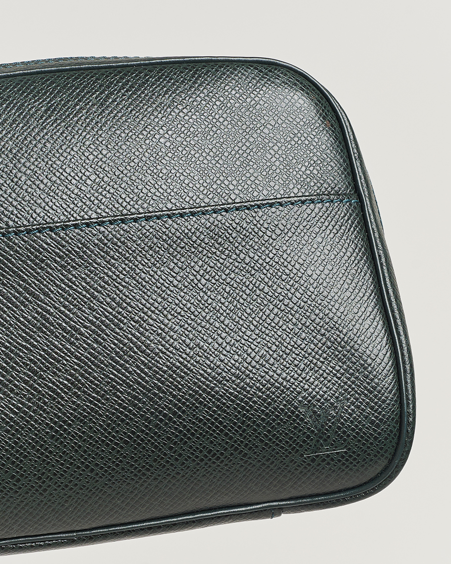 Mies | Louis Vuitton Pre-Owned Pochette Accessoir Washbag Green | Louis Vuitton Pre-Owned | Pochette Accessoir Washbag Green