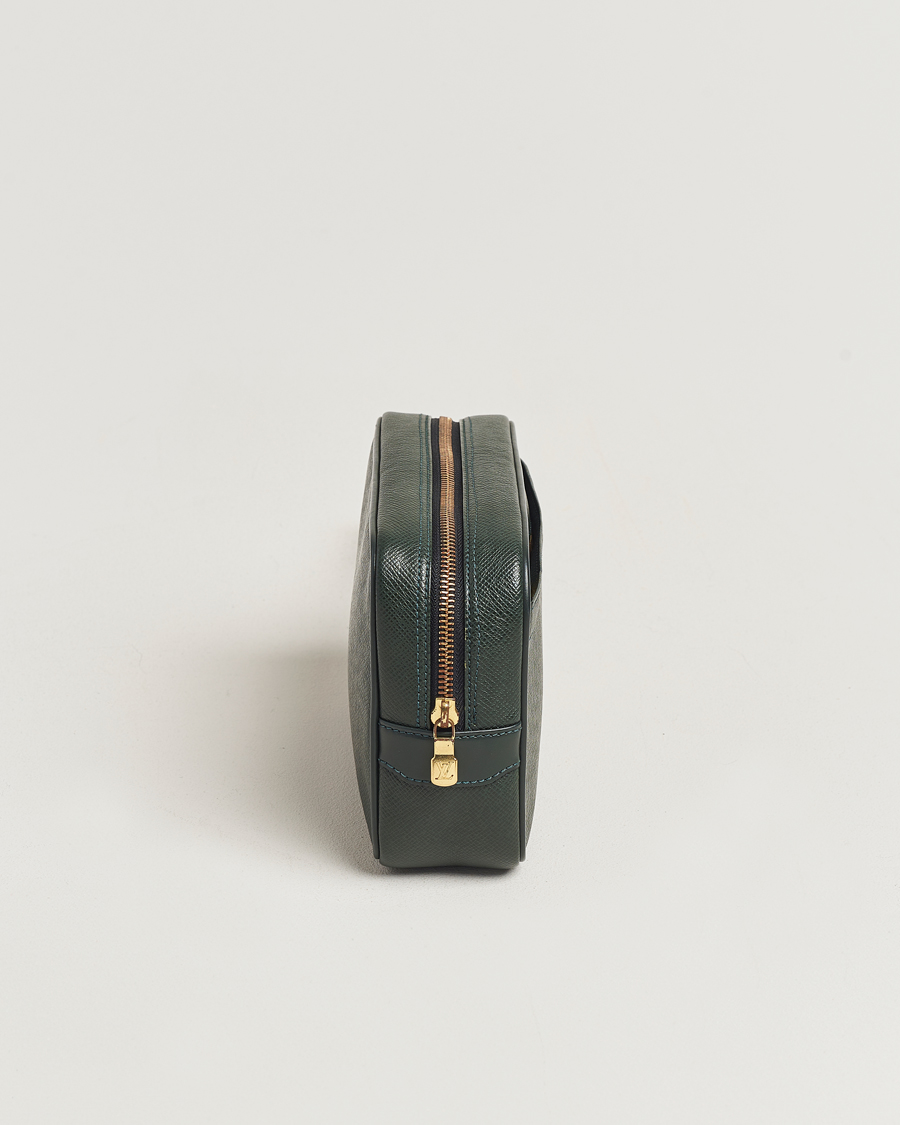 Mies | Louis Vuitton Pre-Owned Kaluga Washbag Green | Louis Vuitton Pre-Owned | Kaluga Washbag Green
