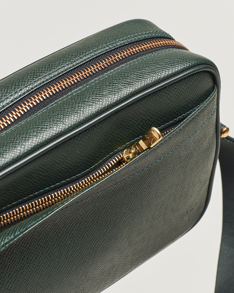 Mies | Louis Vuitton Pre-Owned Kaluga Washbag Green | Louis Vuitton Pre-Owned | Kaluga Washbag Green