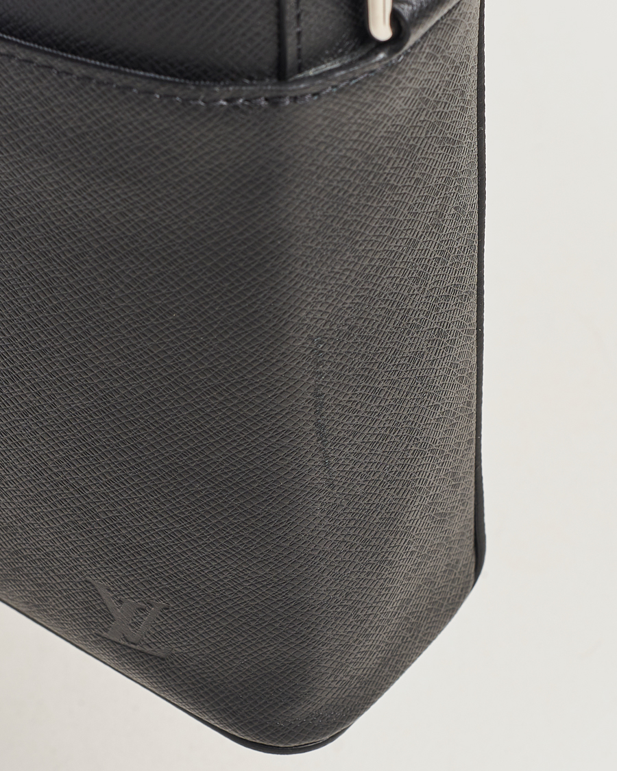 Mies | Louis Vuitton Pre-Owned Anton Messengerbag Black | Louis Vuitton Pre-Owned | Anton Messengerbag Black