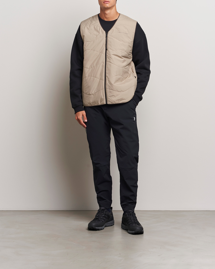 Mies | Takit | Peak Performance | Insulated Reversable Vest Avid Beige