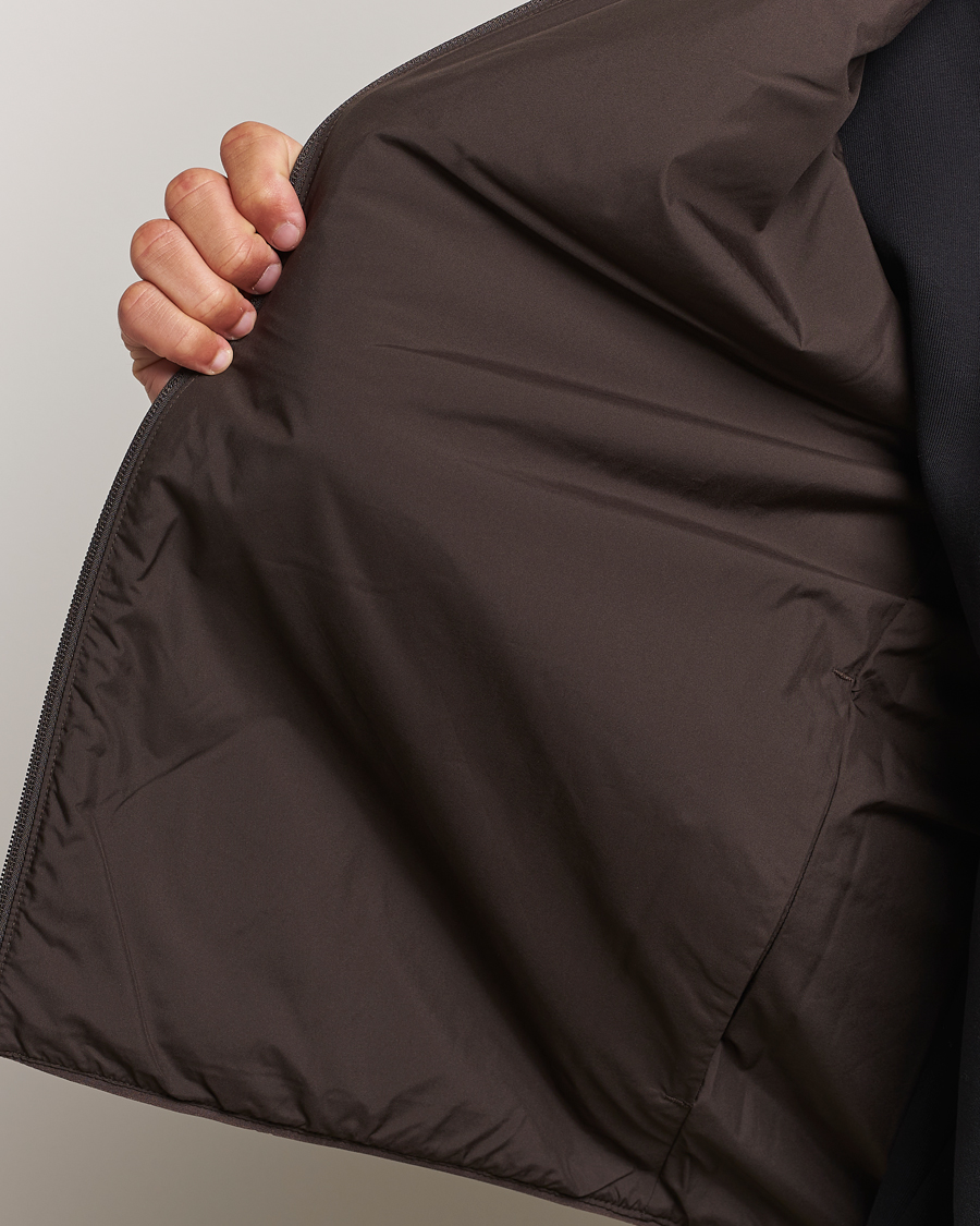 Mies | Takit | Peak Performance | Insulated Reversable Vest Avid Beige