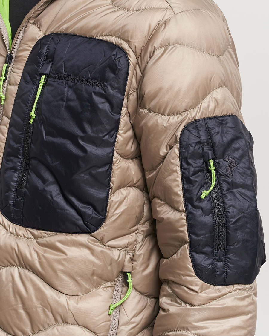 Mies | Takit | Peak Performance | Helium Utility Down Hood Jacket Avid Beige