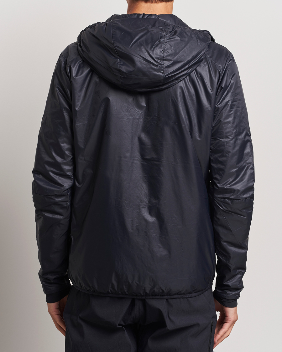Mies | Takit | Peak Performance | Radiance Hood Jacket Black