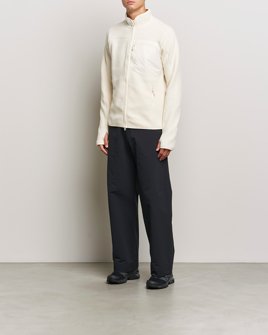 Mies | Puserot | Peak Performance | Pile Full Zip Vintage White