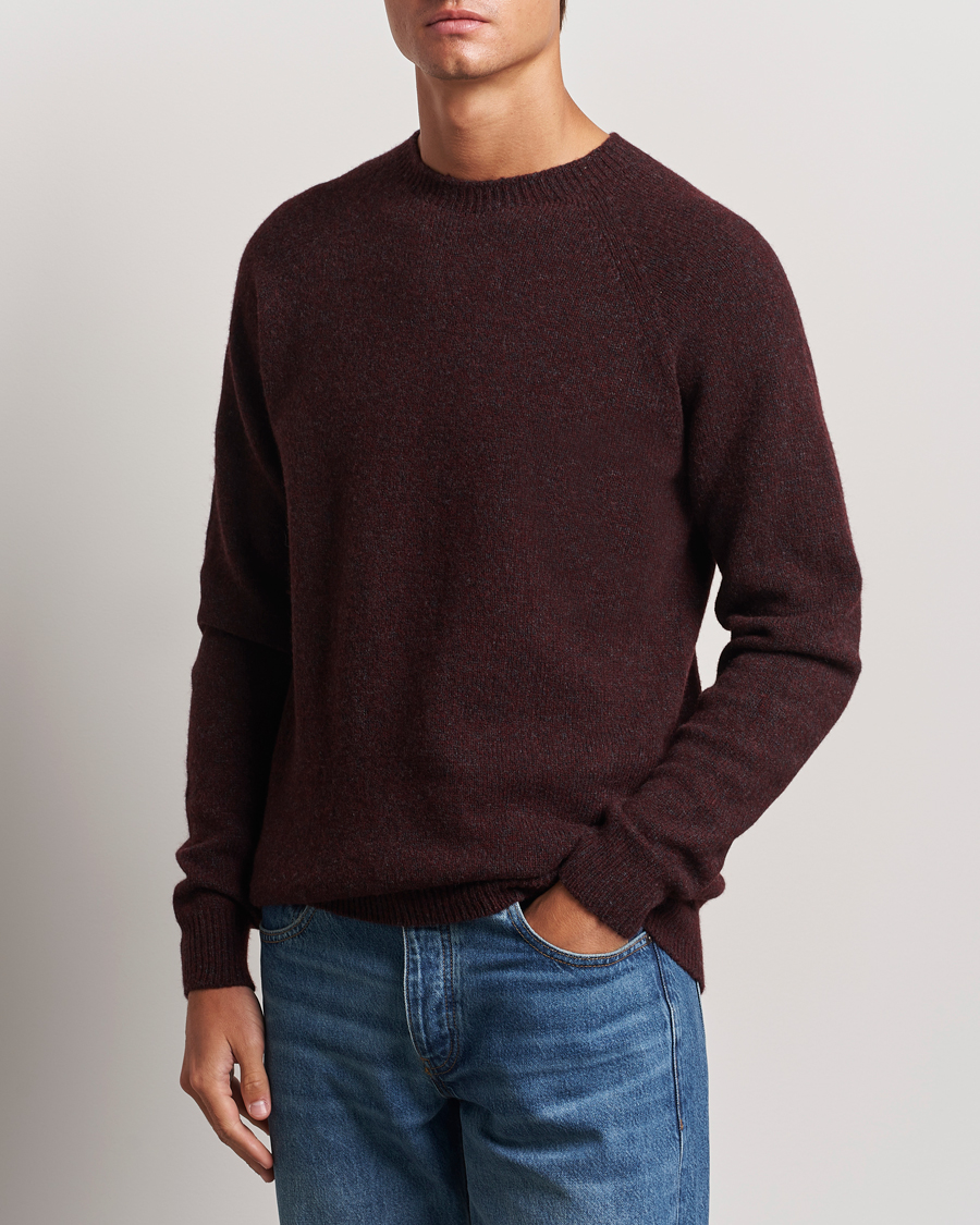 Mies | Puserot | Sunspel | Lambswool Crewneck Port Twist