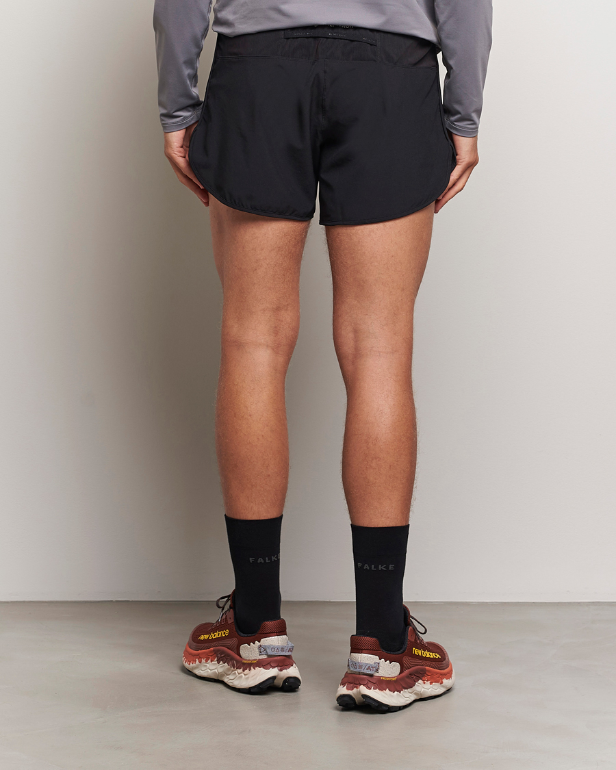 Mies | Shortsit | District Vision | 5 Inch Training Shorts Black