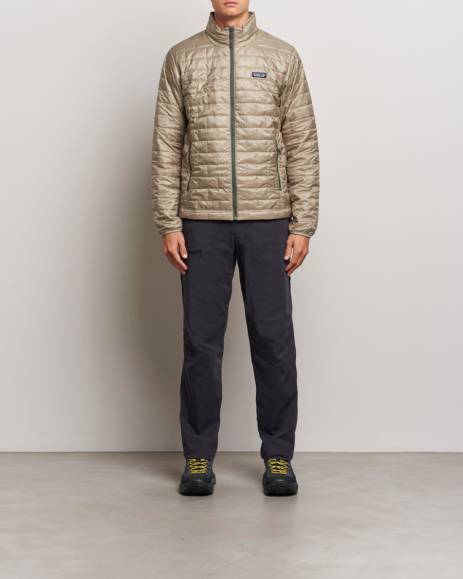 Mies | Takit | Patagonia | Nano Puff Jacket Seabird Grey