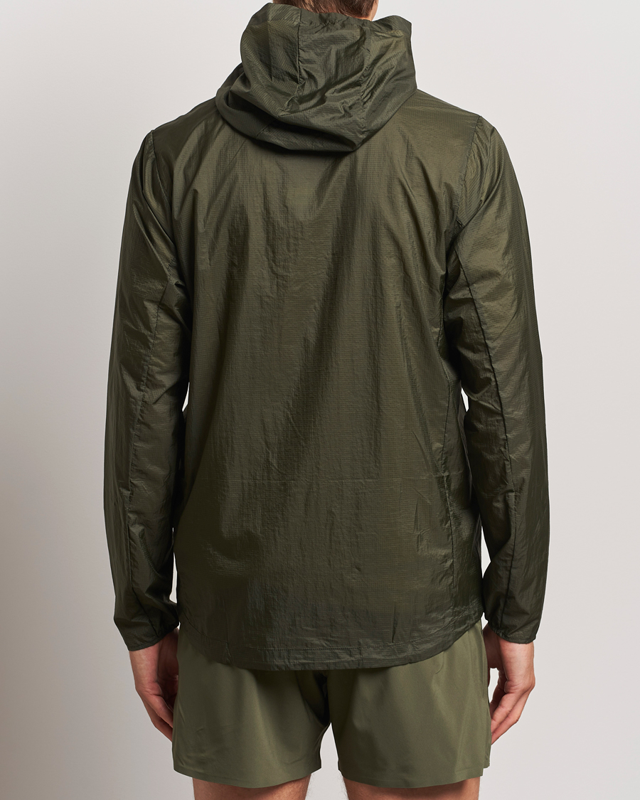 Mies | Takit | Patagonia | Houdini Jacket Pine Needle Green