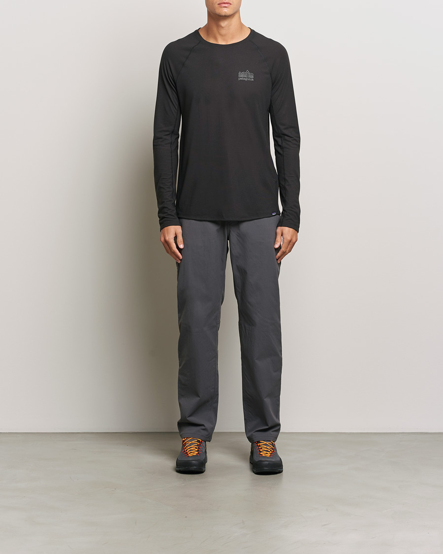 Mies | T-paidat | Patagonia | Long Sleeve Cap Cool Trail Graphic Shirt Black