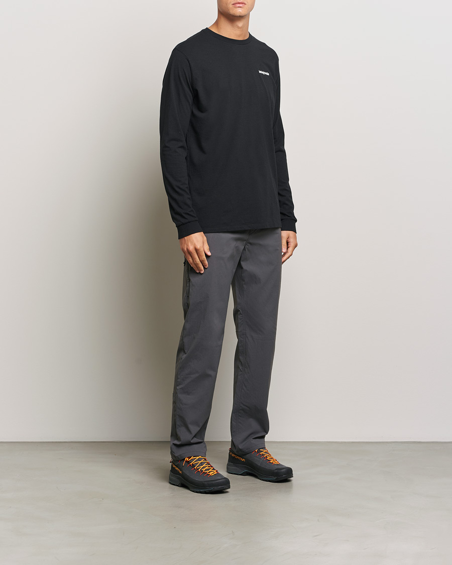 Mies | T-paidat | Patagonia | P-6 Logo Responsibili LS T-Shirt Black
