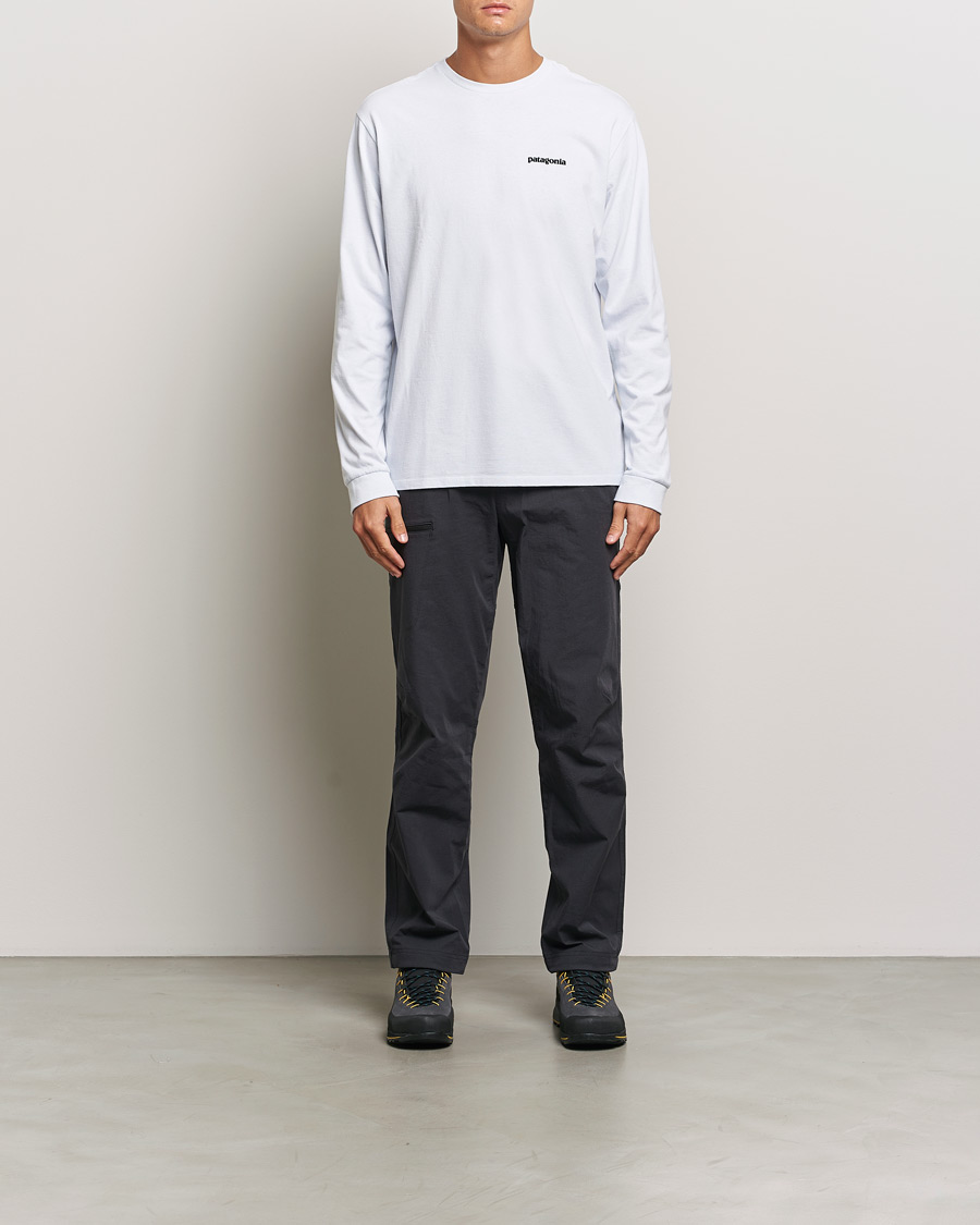 Mies | T-paidat | Patagonia | P-6 Logo Responsibili LS T-Shirt White