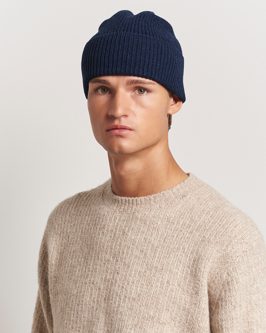 Mies | Pipot | Colorful Standard | Merino Wool Beanie Marine Blue