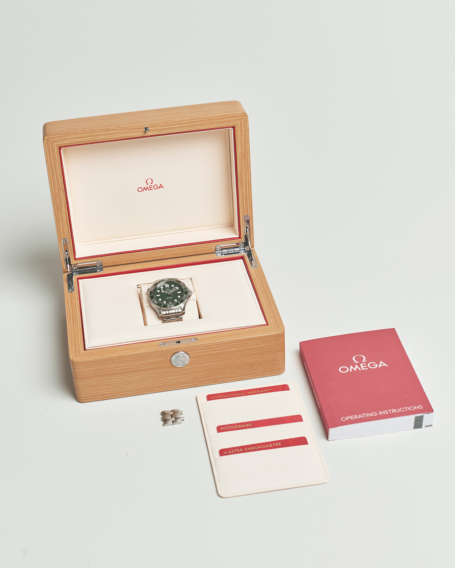 Mies | Omega Pre-Owned Seamaster Diver 300M Green | Omega Pre-Owned | Seamaster Diver 300M Green