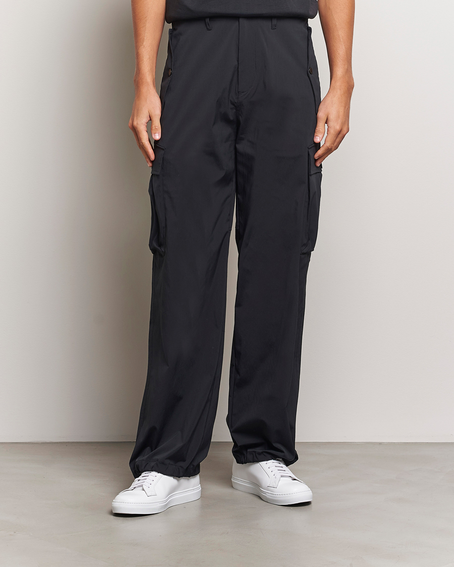 Mies | Housut | J.Lindeberg | Cosmo Tech Cargo Pants Black