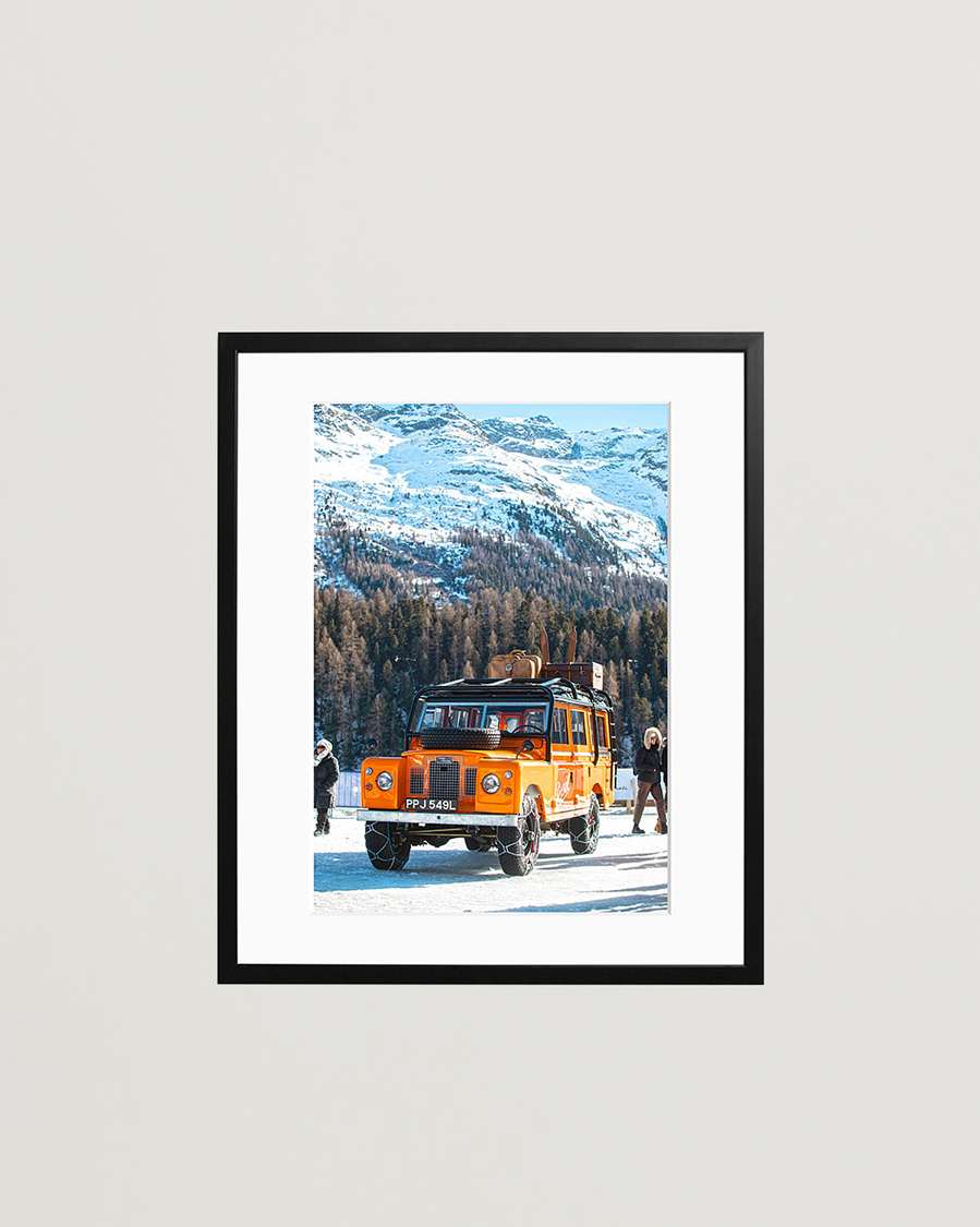 Mies | Taulut | Sonic Editions | Framed Defender on Sankt Moritz
