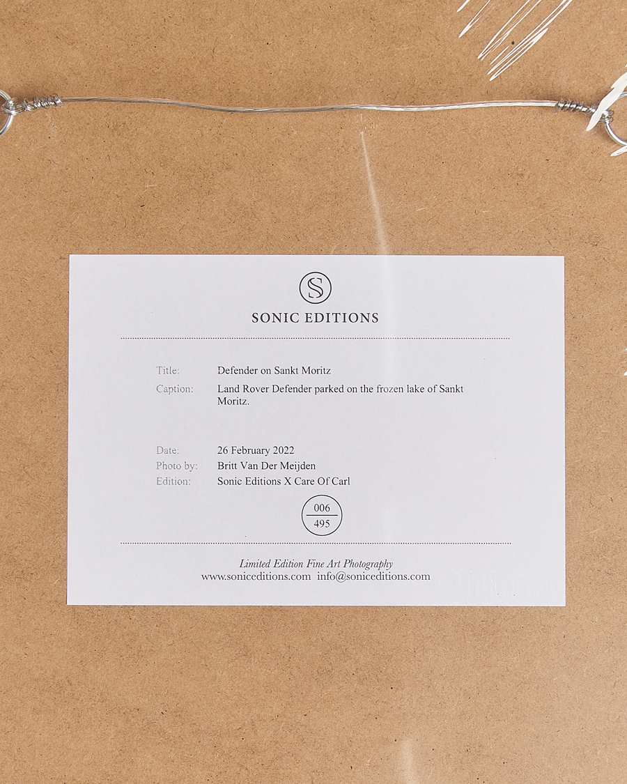 Mies | Taulut | Sonic Editions | Framed Defender on Sankt Moritz