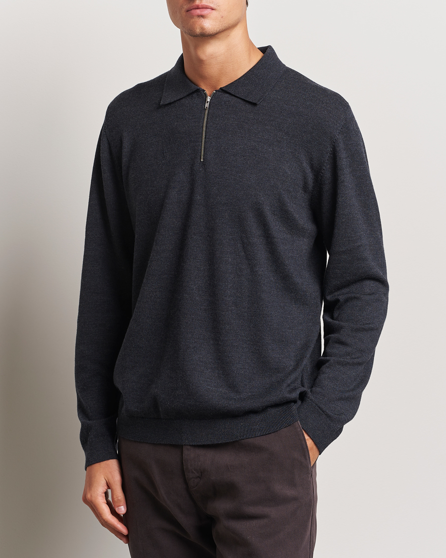 Mies | Puserot | A Day's March | Thompson Merino Half-Zip Polo Anthracite