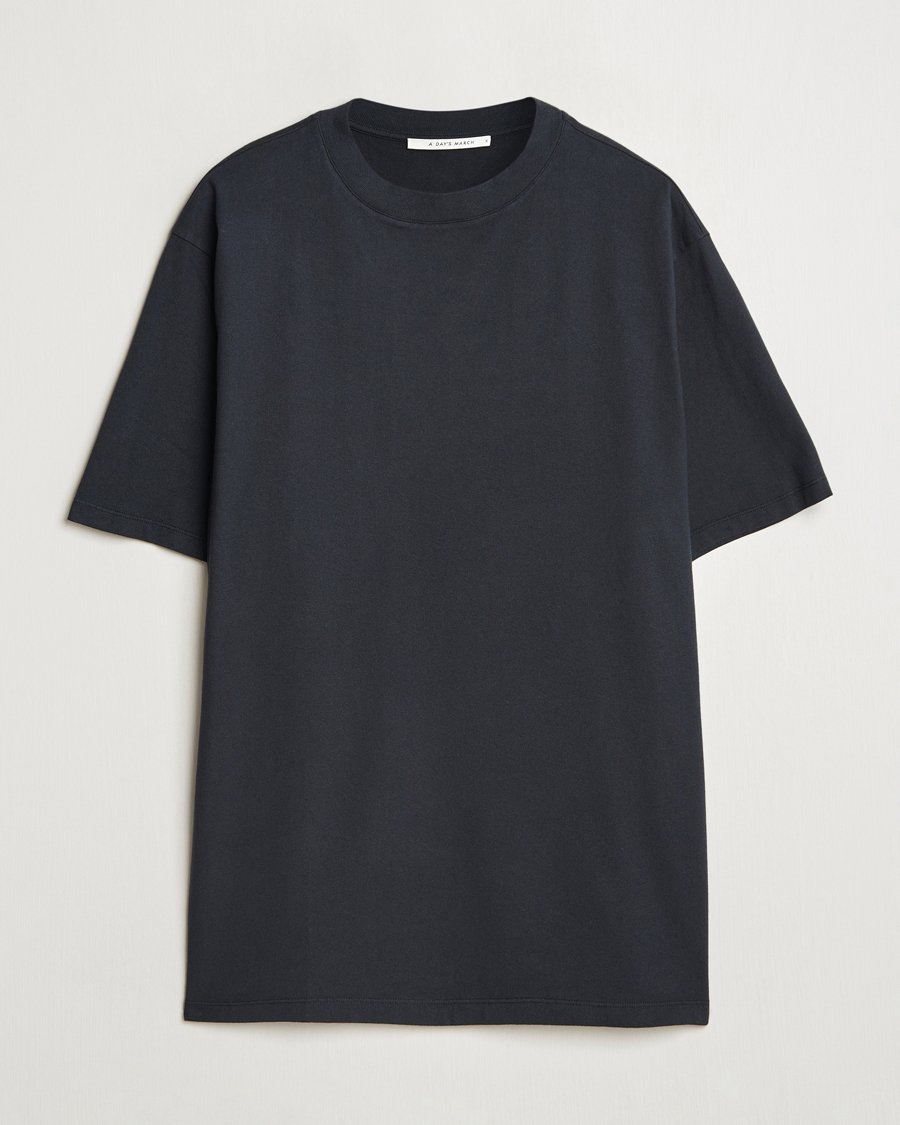 Mies | T-paidat | A Day's March | Tron Relaxed T-Shirt Black