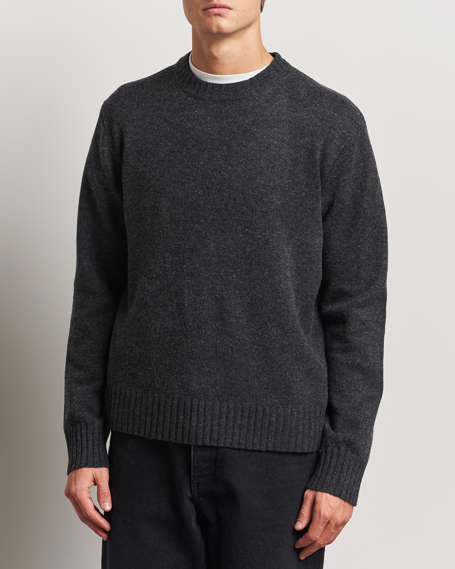Mies | Puserot | A Day's March | Marlow Lambswool Crew Black Melange