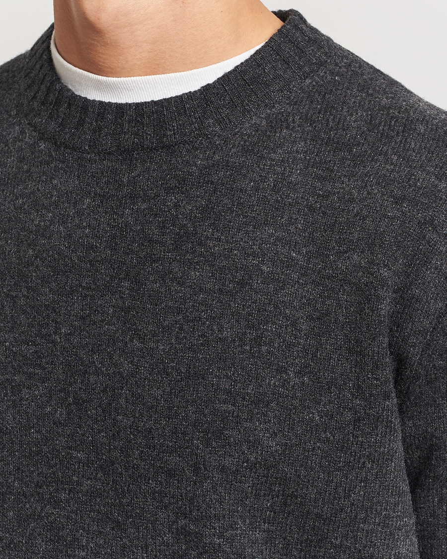 Mies | Puserot | A Day's March | Marlow Lambswool Crew Black Melange