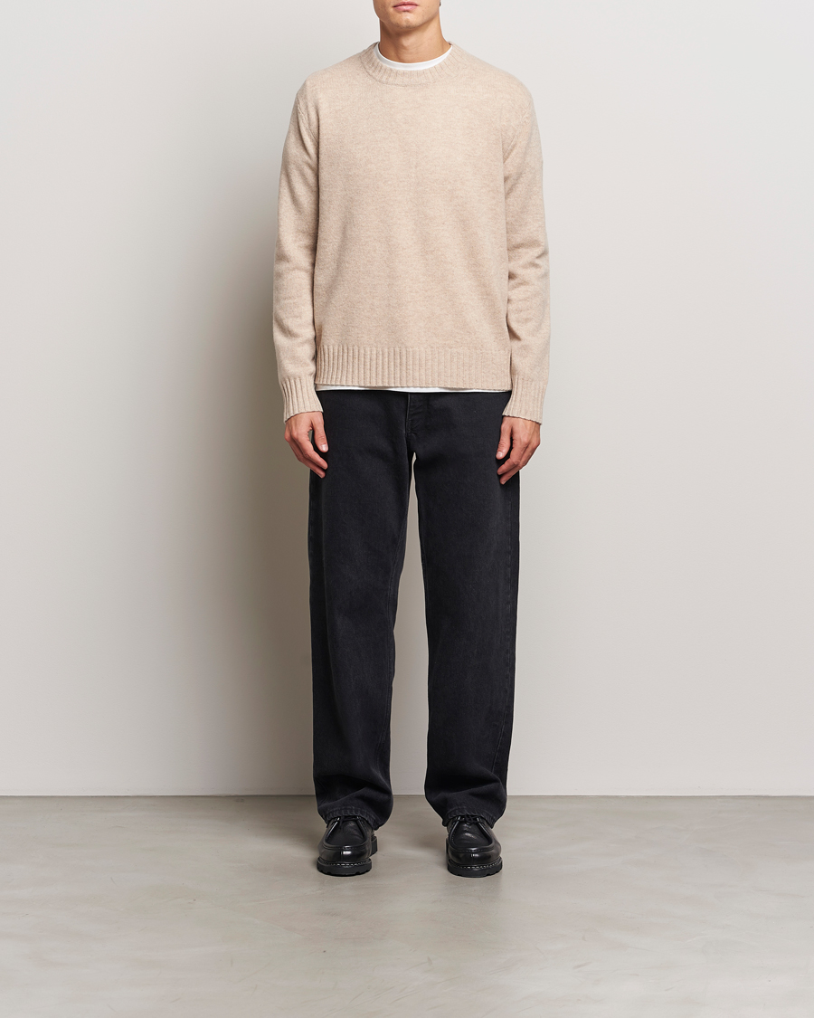 Mies | Puserot | A Day's March | Marlow Lambswool Crew Sand Melange