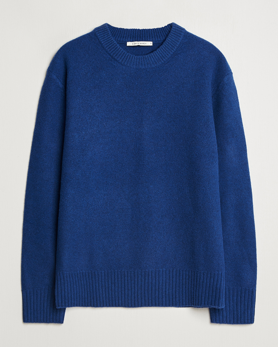 Mies | Puserot | A Day's March | Tietar Boiled Merino Sweater Blue