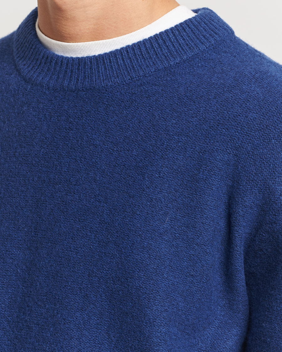 Mies | Puserot | A Day's March | Tietar Boiled Merino Sweater Blue