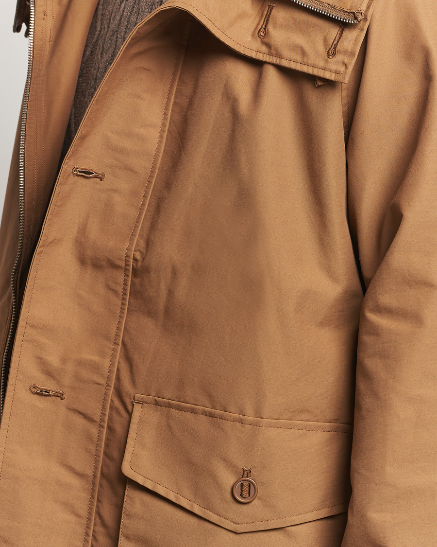 Mies | Takit | A Day's March | Port Short Nylon Parka Dijon