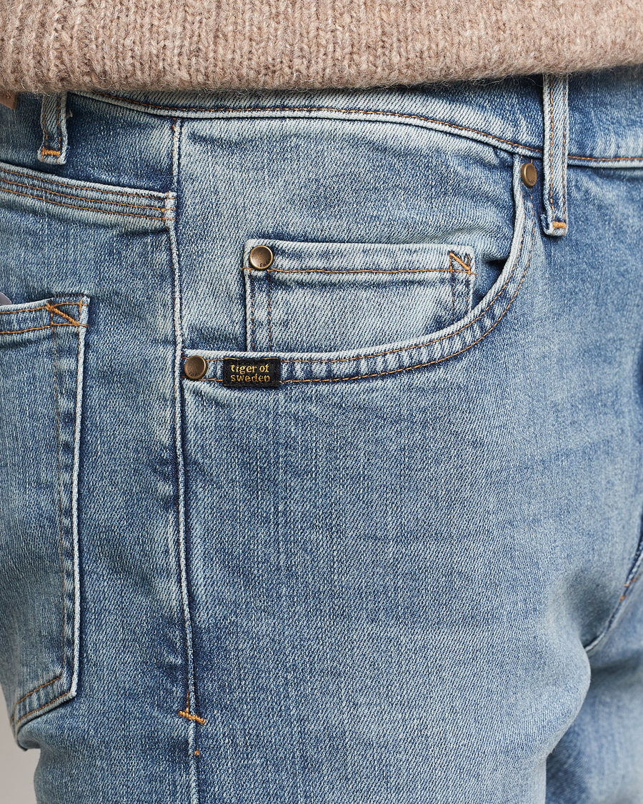 Mies | Farkut | Tiger of Sweden | Pistolero Stretch Cotton Jeans 3 Year Vintage Blue