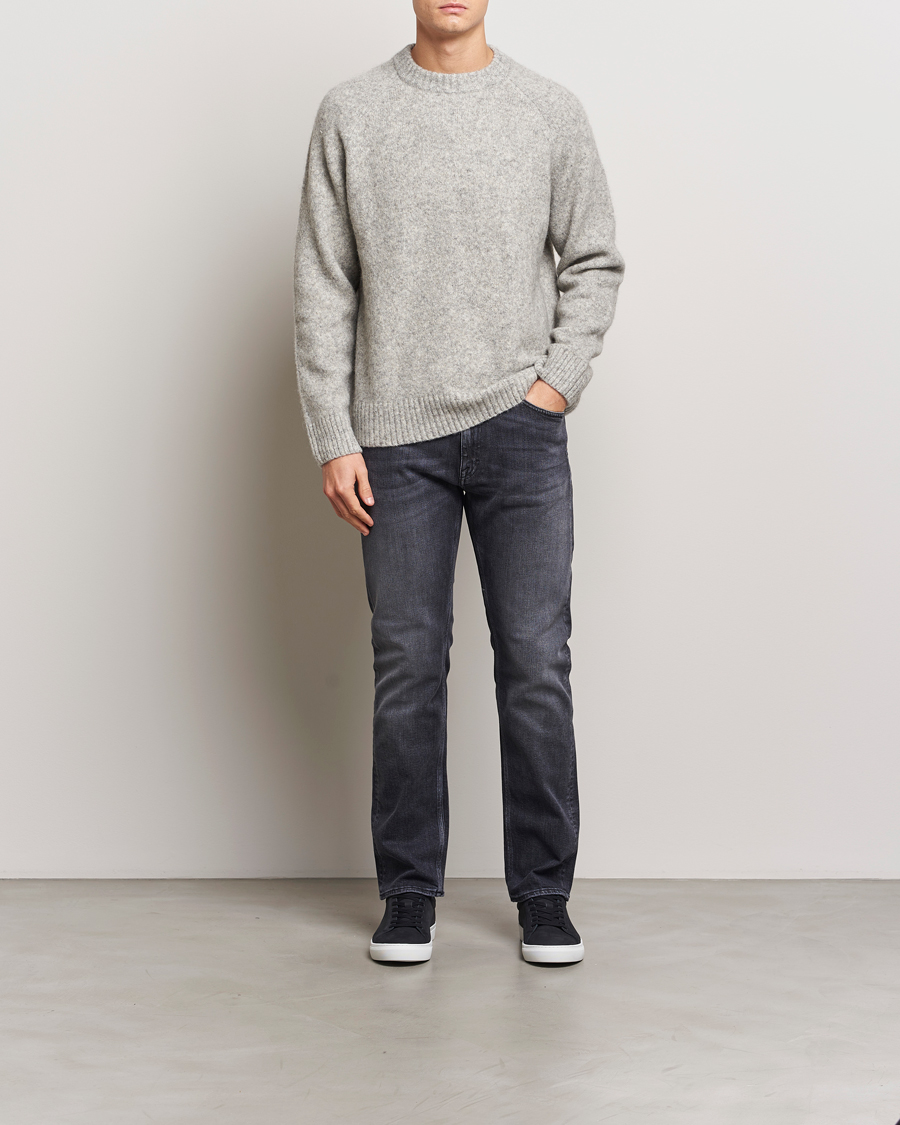 Mies | Farkut | Tiger of Sweden | Des Jeans Washed Black