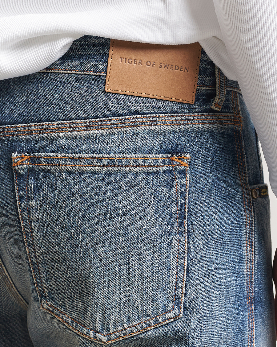 Mies | Farkut | Tiger of Sweden | Fact Bootcut Jeans Medium Blue