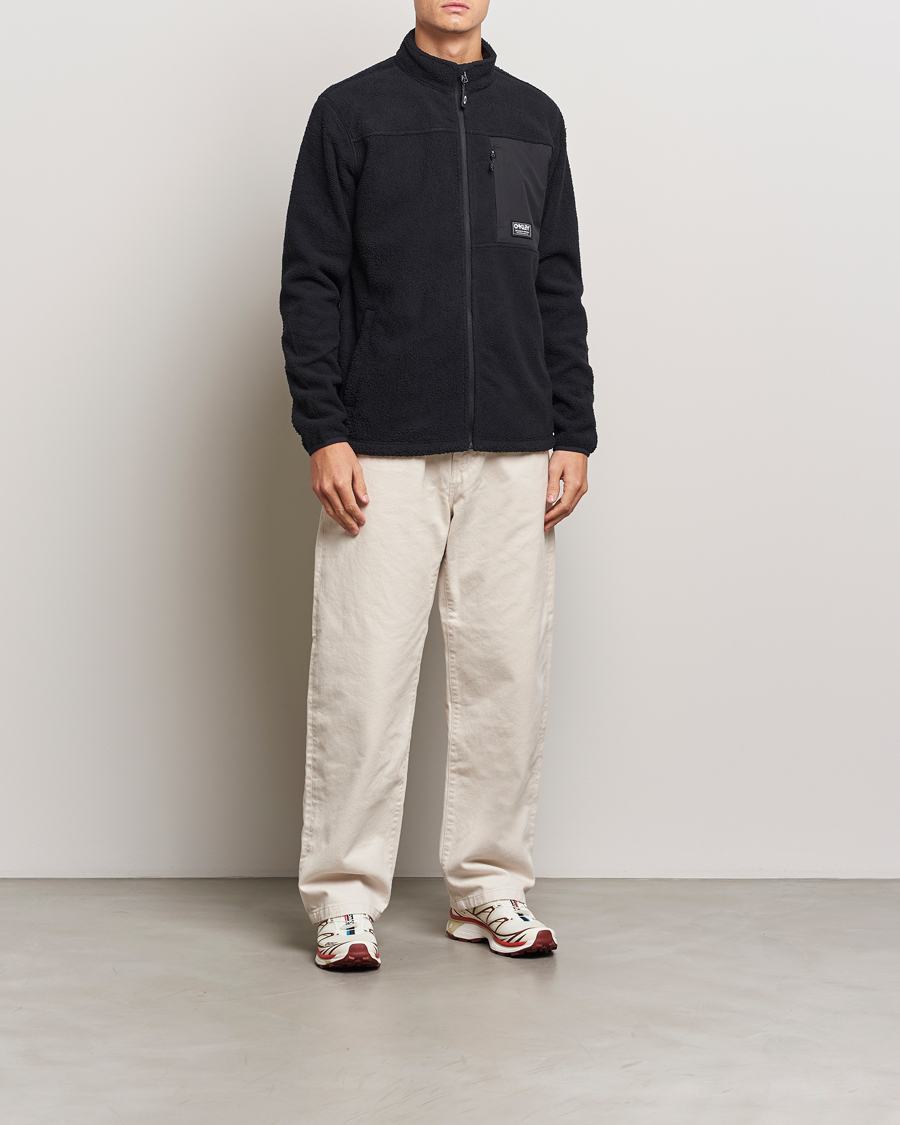 Mies | Puserot | Oakley | Mountain Fire Sherpa Blackout