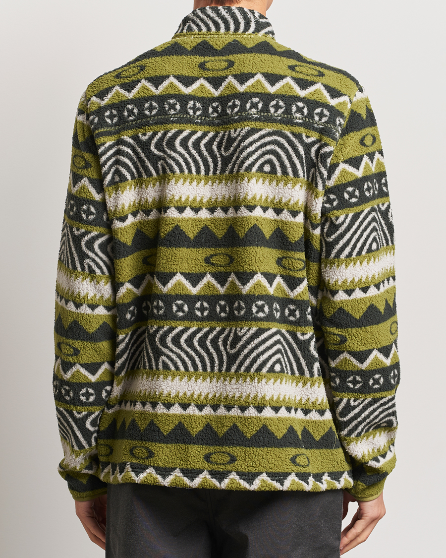 Mies | Puserot | Oakley | Mountain Fire Sherpa Fern Norway