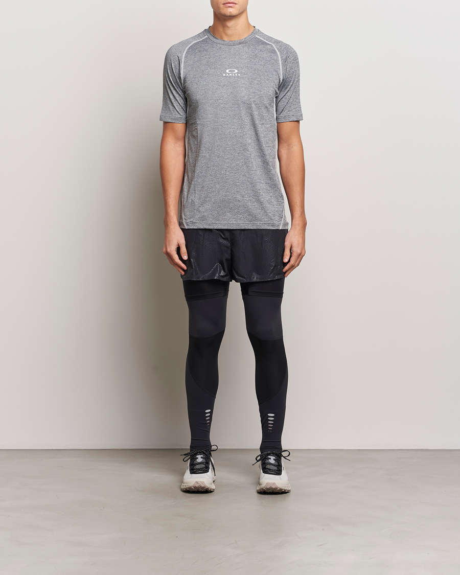 Mies | Shortsit | Oakley | Pursuit Pro 6' 2in1 Shorts Blackout