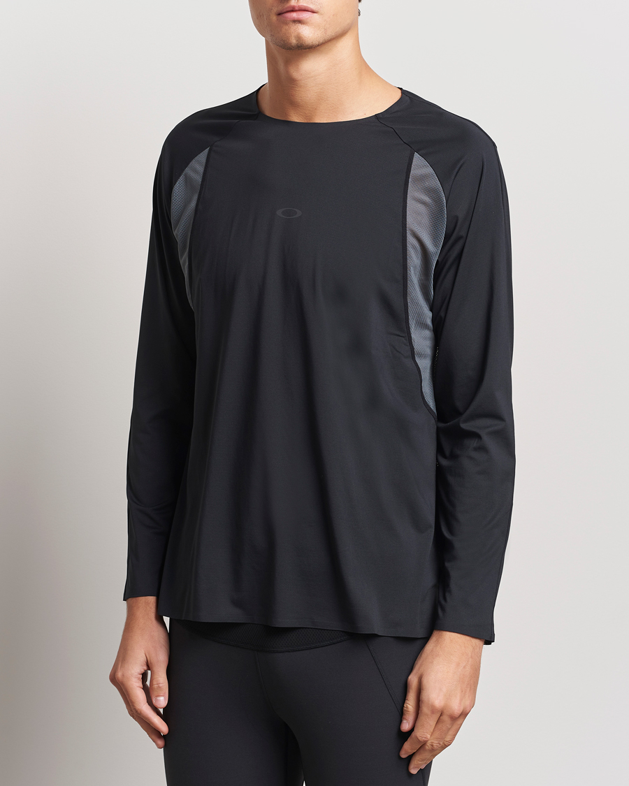 Mies | T-paidat | Oakley | Pursuit Pro Long Sleeve T-Shirt Blackout