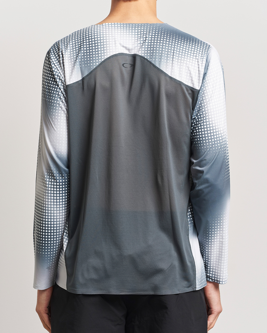 Mies | T-paidat | Oakley | Pursuit Pro Long Sleeve T-Shirt Organic Spots