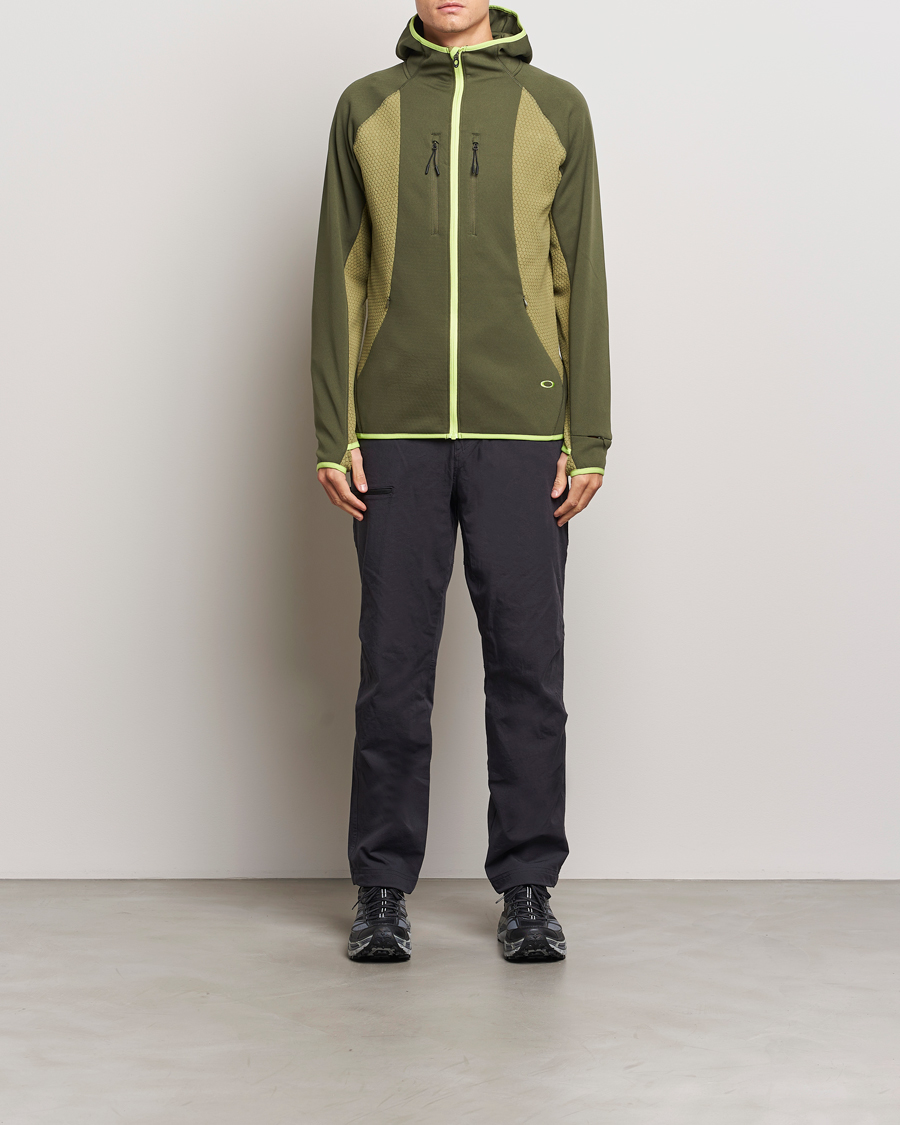 Mies | Puserot | Oakley | Drift Tech Fleece Hood New Dark Brush