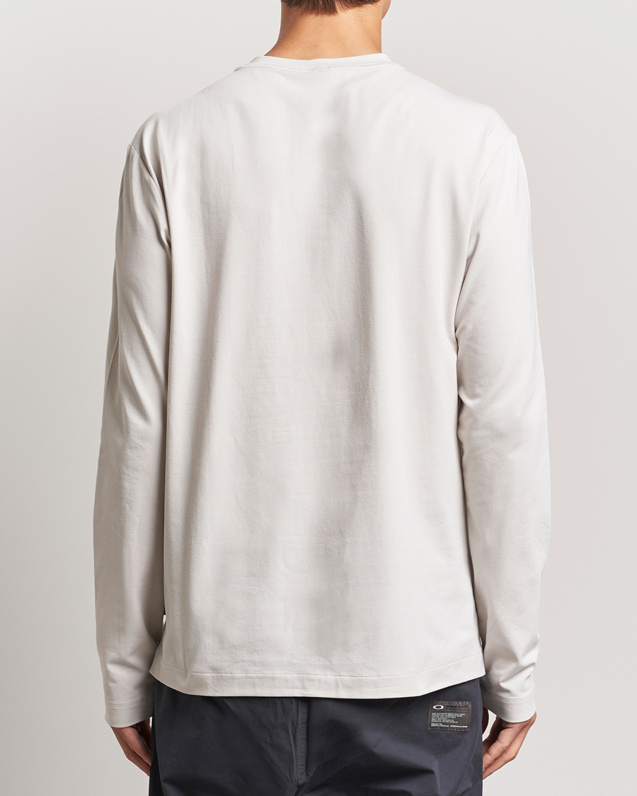 Mies | T-paidat | Oakley | All Day Long Sleeve T-Shirt Lunar Rock