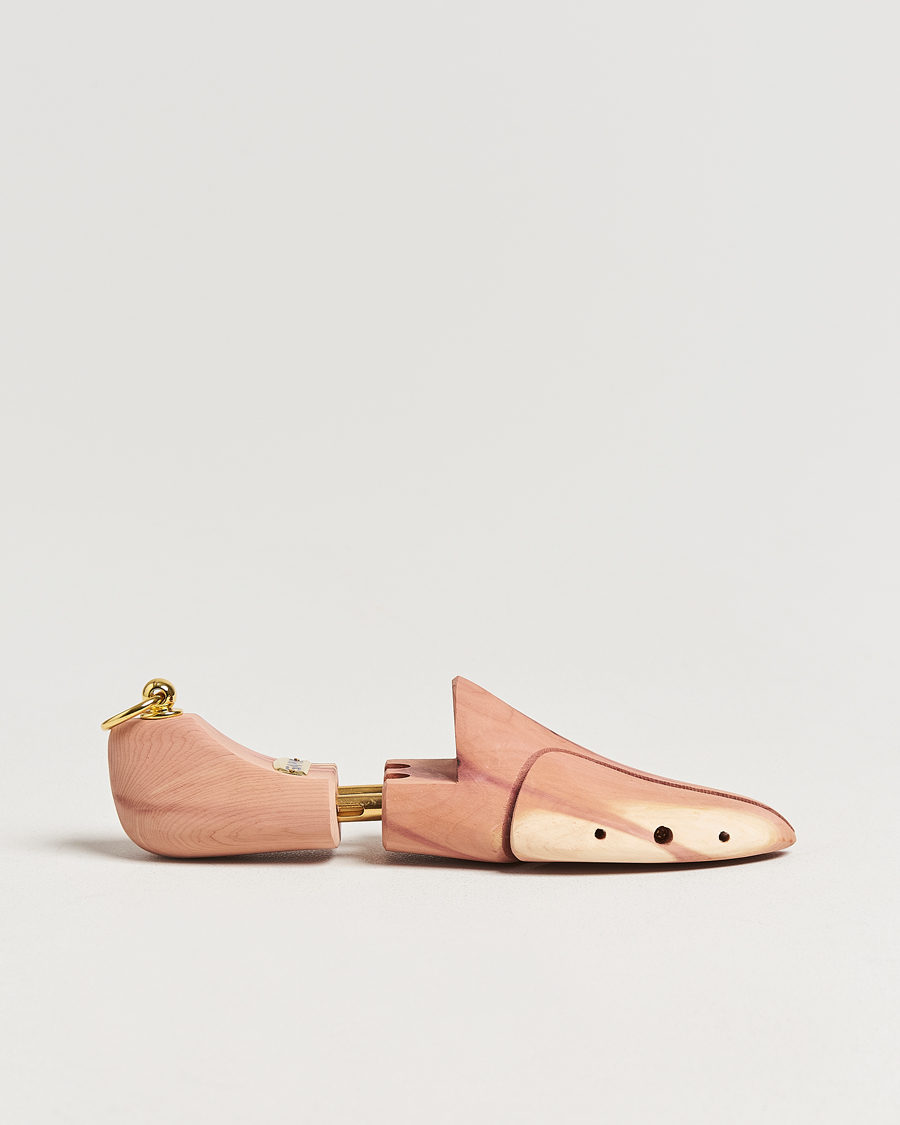 Mies | Kenkien huolto | Saphir Medaille d'Or | Shoe Tree Cedar