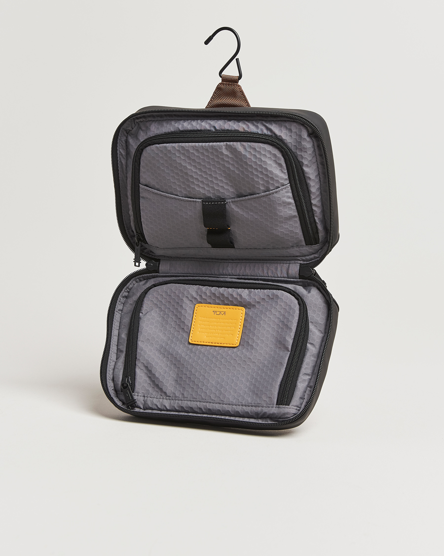 Mies | TUMI Alpha Bravo Response Travel Kit Black Onyx | TUMI | Alpha Bravo Response Travel Kit Black Onyx