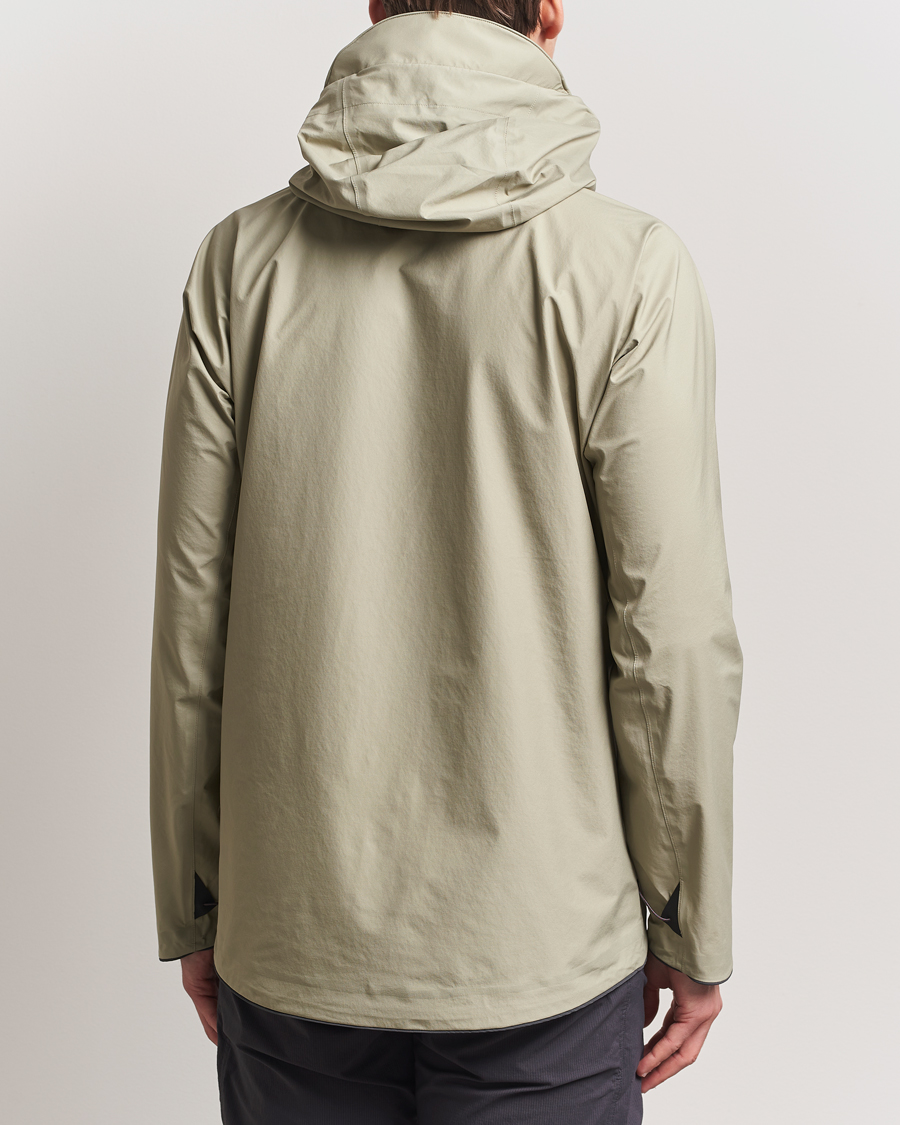 Mies | Takit | Klättermusen | Asynja Lightweight Waterproof Jacket Silver Green