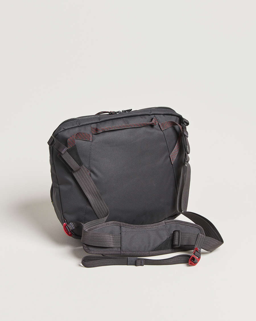 Mies | Klättermusen Gaut Messenger bag Raven | Klättermusen | Gaut Messenger bag Raven