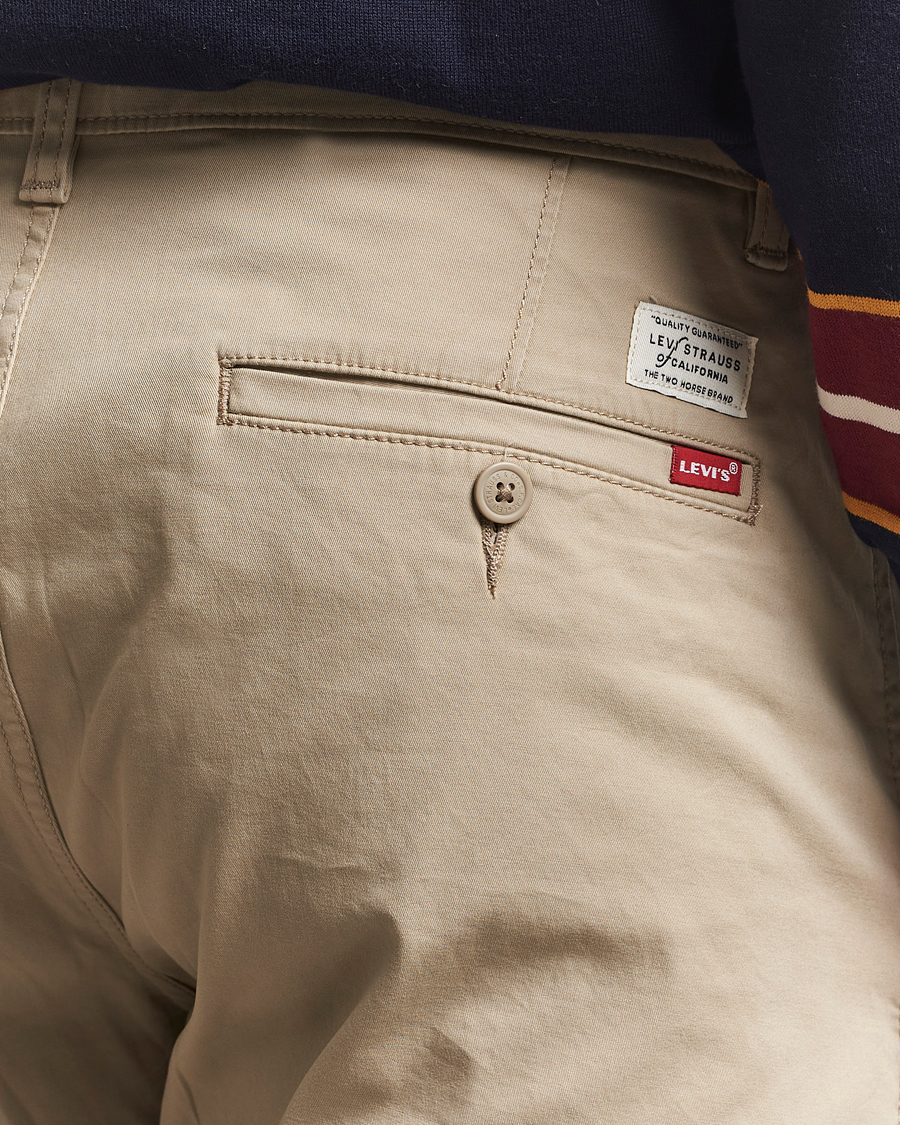 Mies | Shortsit | Levi's | Garment Dyed Chino Shorts Microsand