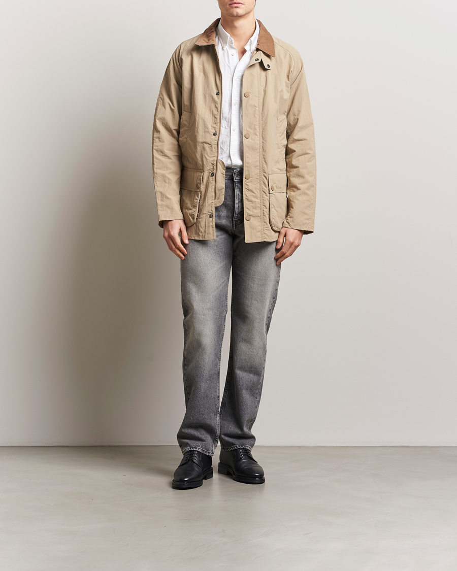 Mies | Takit | Barbour Lifestyle | Ashby Showerproof Jacket Washed Stone