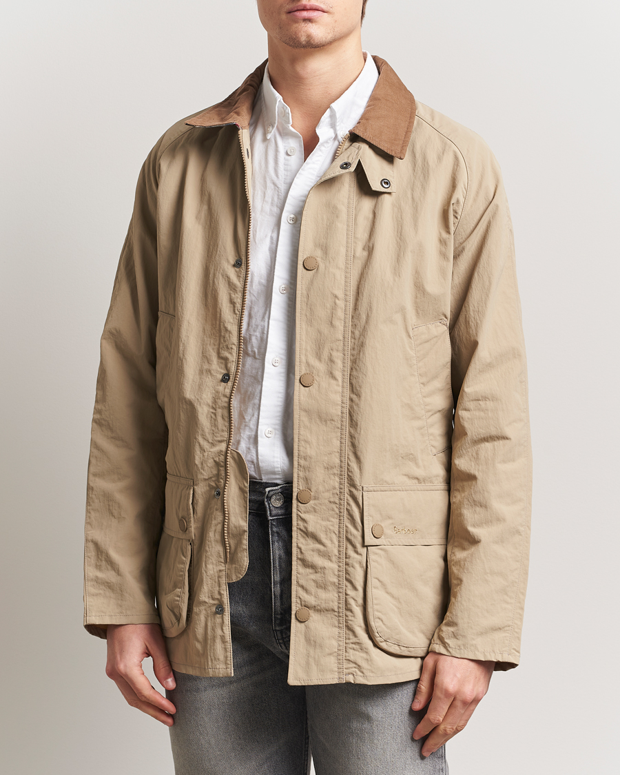 Mies | Takit | Barbour Lifestyle | Ashby Showerproof Jacket Washed Stone