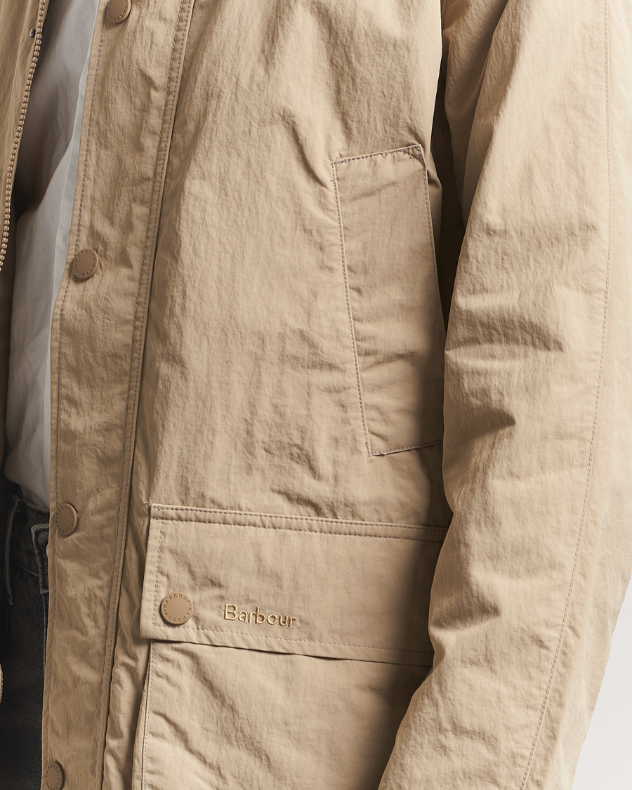 Mies | Takit | Barbour Lifestyle | Ashby Showerproof Jacket Washed Stone