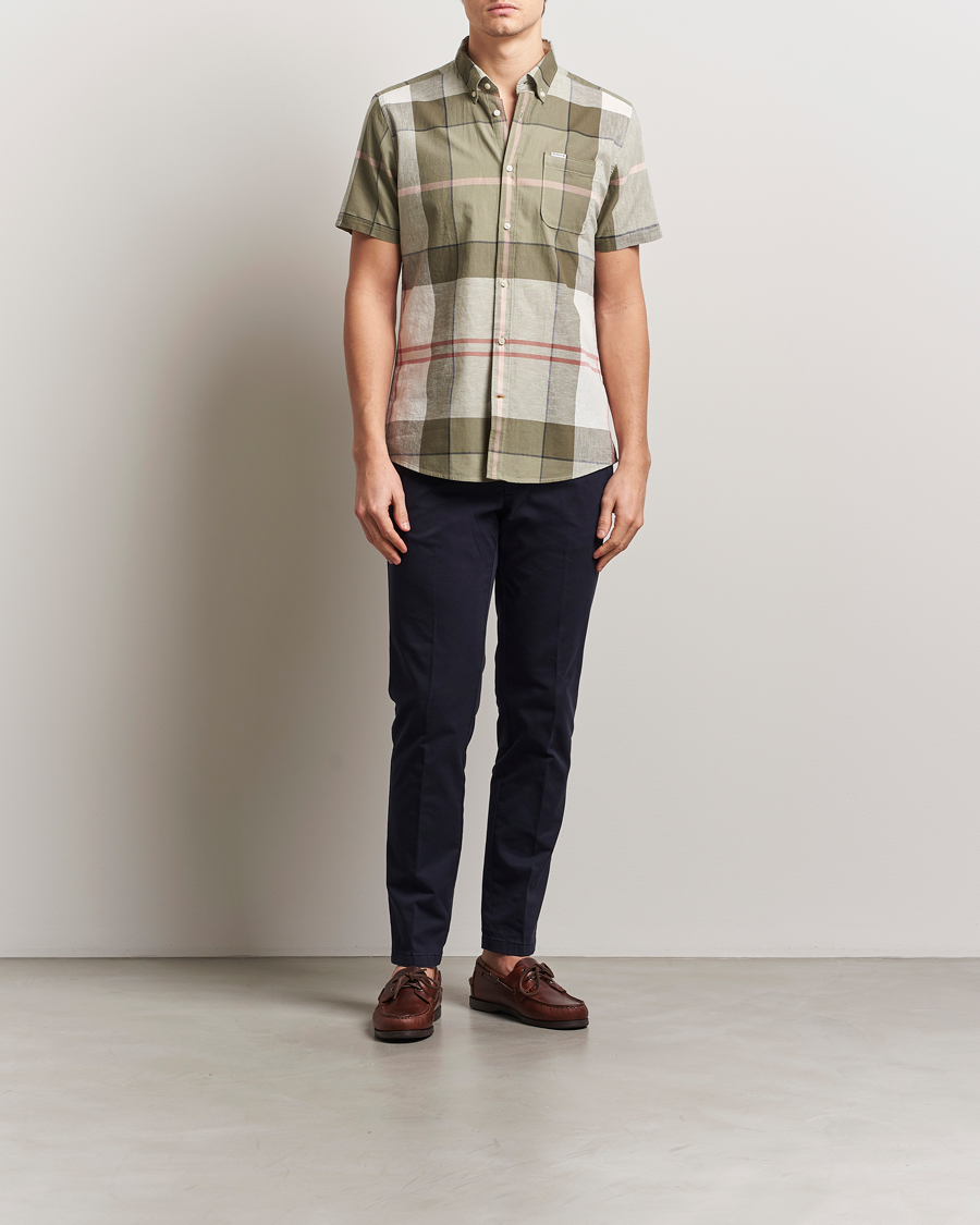 Mies | Kauluspaidat | Barbour Lifestyle | Douglas Short Sleeve Shirt Glenmore Olive