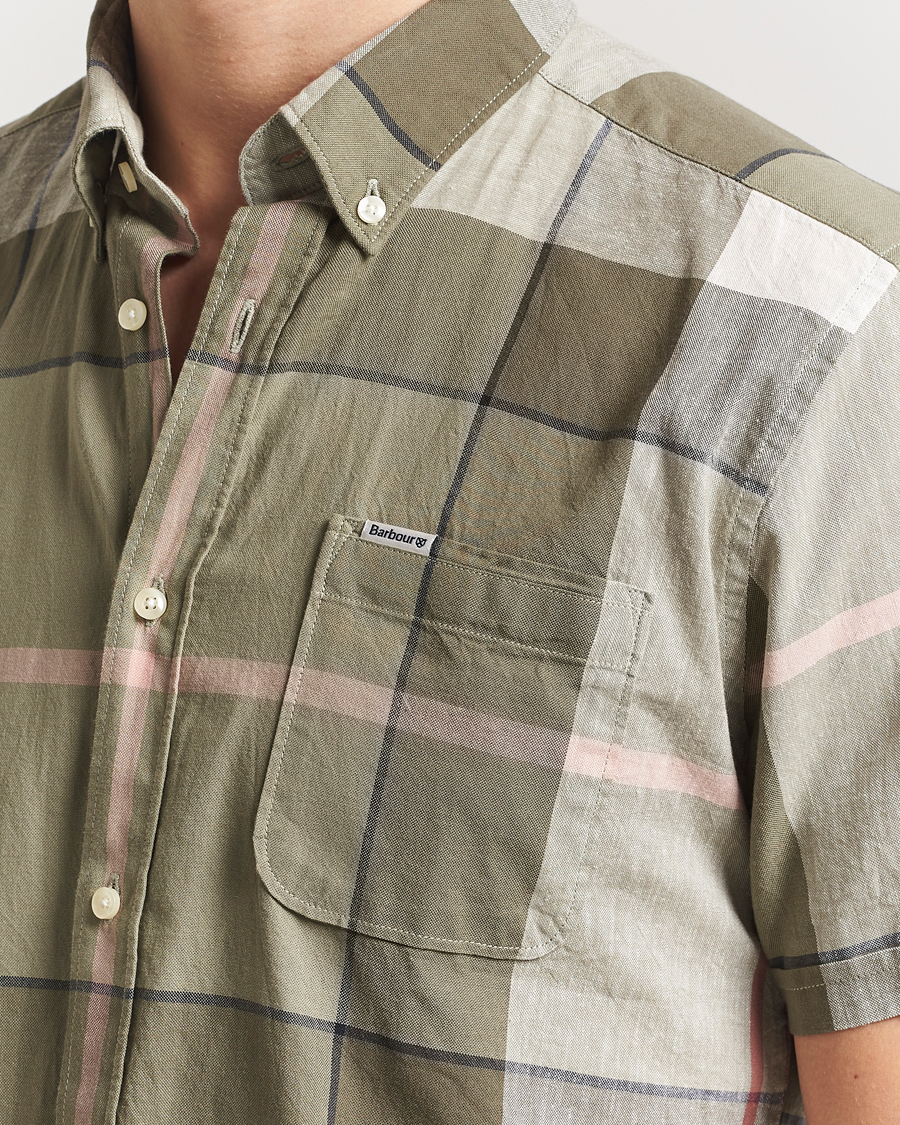 Mies | Kauluspaidat | Barbour Lifestyle | Douglas Short Sleeve Shirt Glenmore Olive